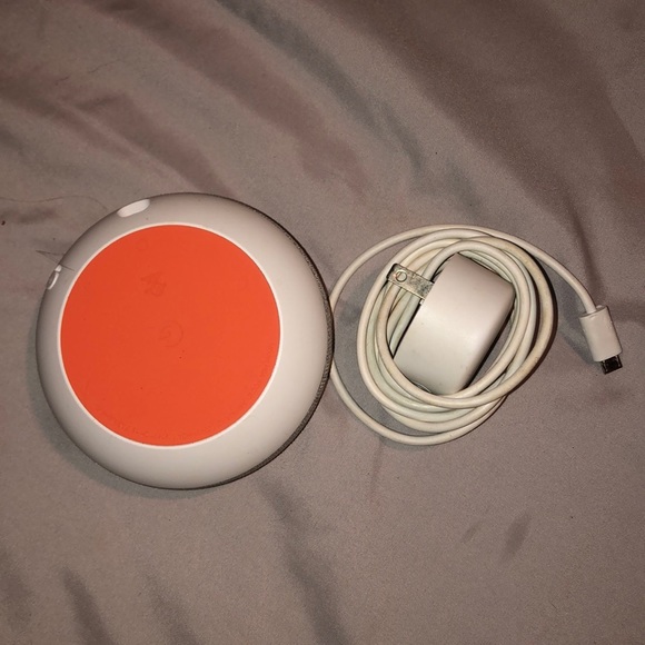 Google Home Mini - Picture 2 of 4